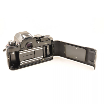 【中古】Nikon FA ブラック 35mm 一眼レフ フィルムカメラ ボディ 動作確認済 ニコン S/N:5112621