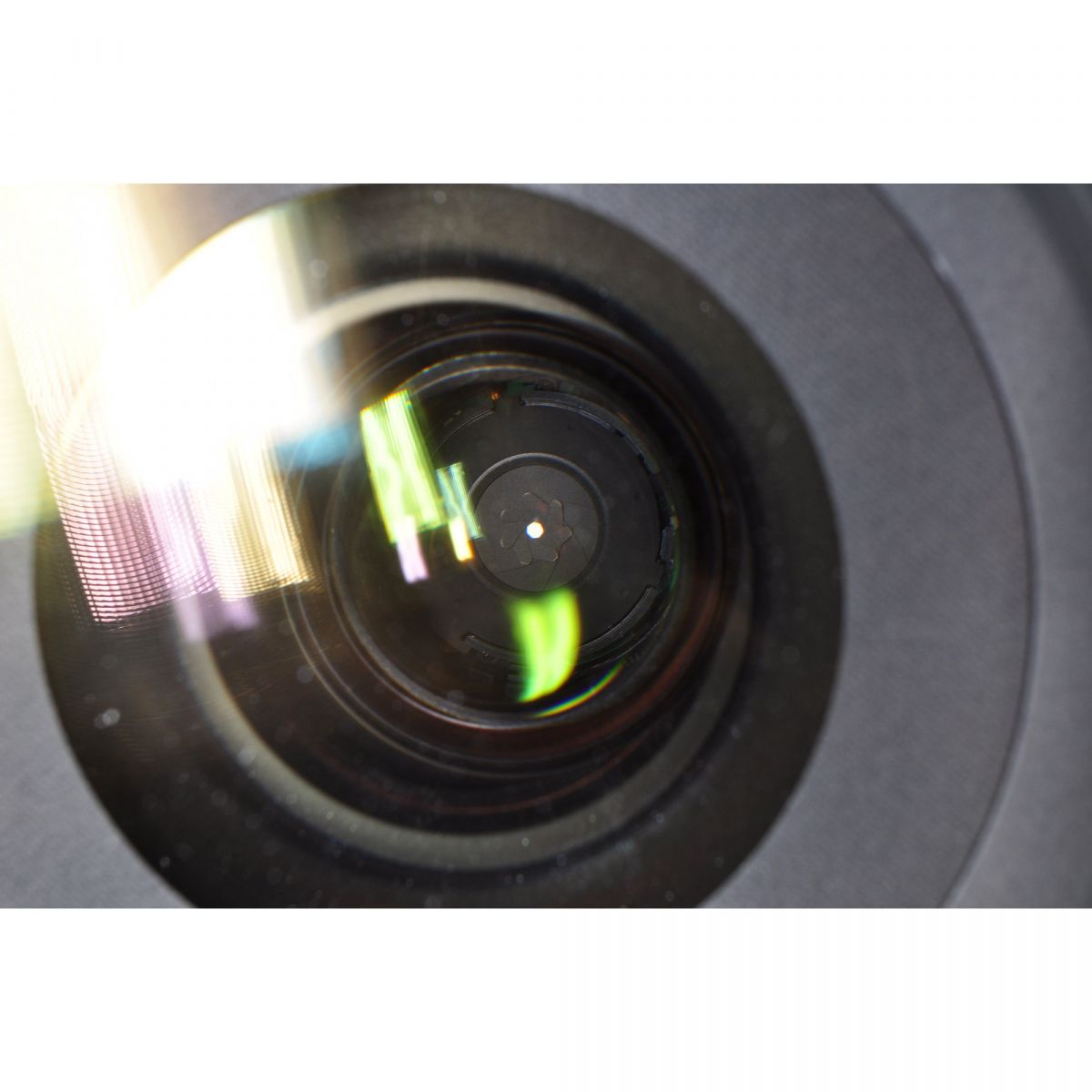 【中古】Nikon AF-S DX 18-200mm F3.5-5.6G ED VR II ズーム カメラレンズ 交換レンズ ニコン フード付 S/N:42479790