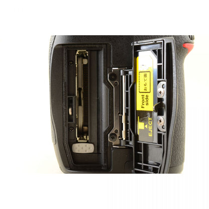 【中古】Nikon D300 12.3MP 一眼レフ デジタルカメラ ニコン S/N:2058104