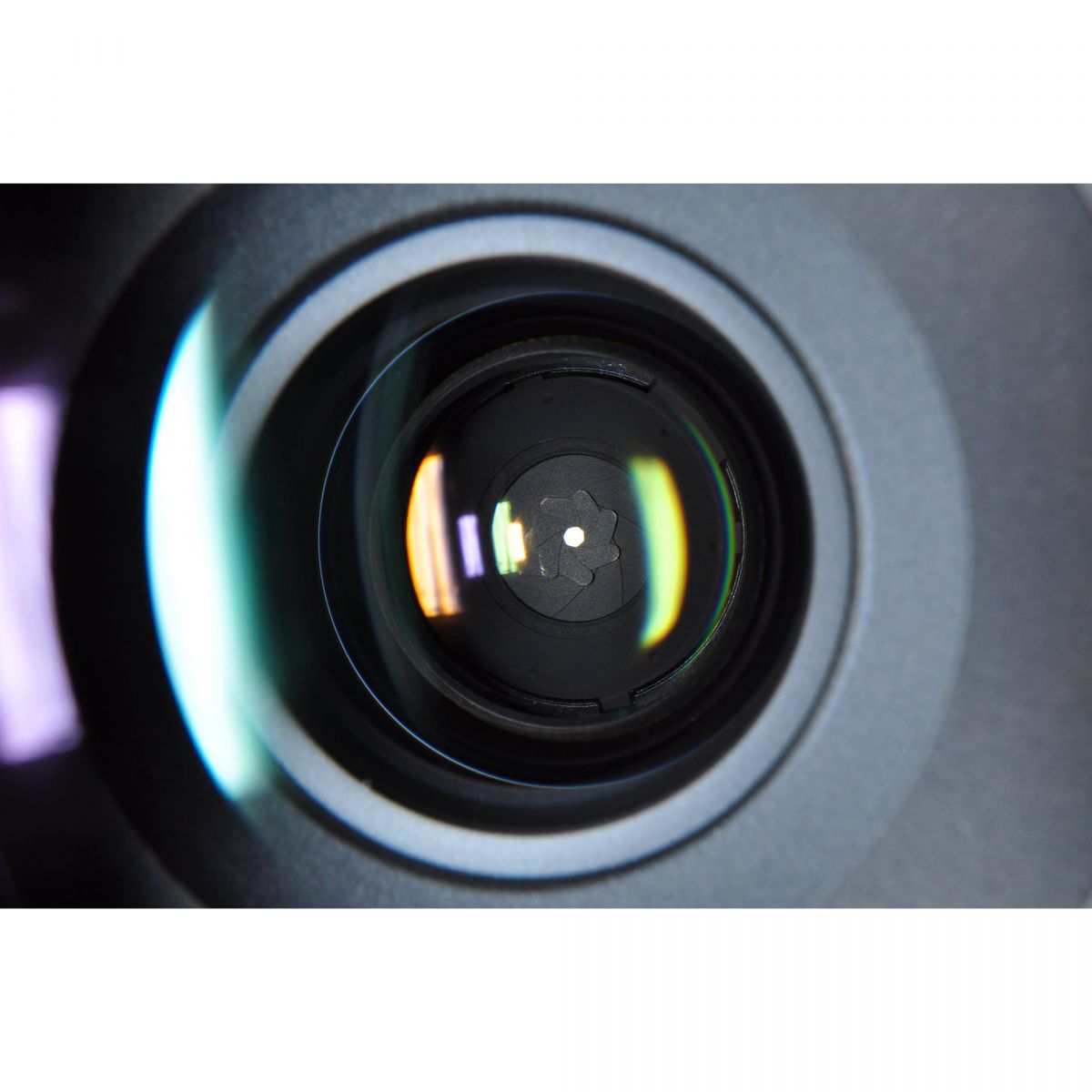 【中古】Nikon AF-S DX 18-200mm f3.5-5.6G ED VR II 元箱 フード ズーム カメラレンズ 交換レンズ ニコン S/N:42673567