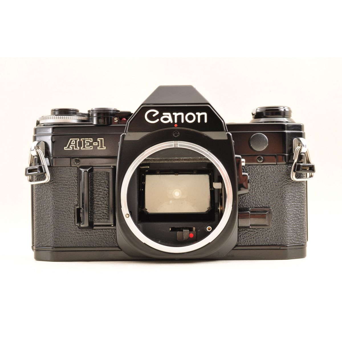 【中古】Canon AE-1 ブラック 一眼レフ フィルムカメラ New FD 35-105mm f3.5 マクロ ズームレンズ セット キヤノン S/N:5092284
