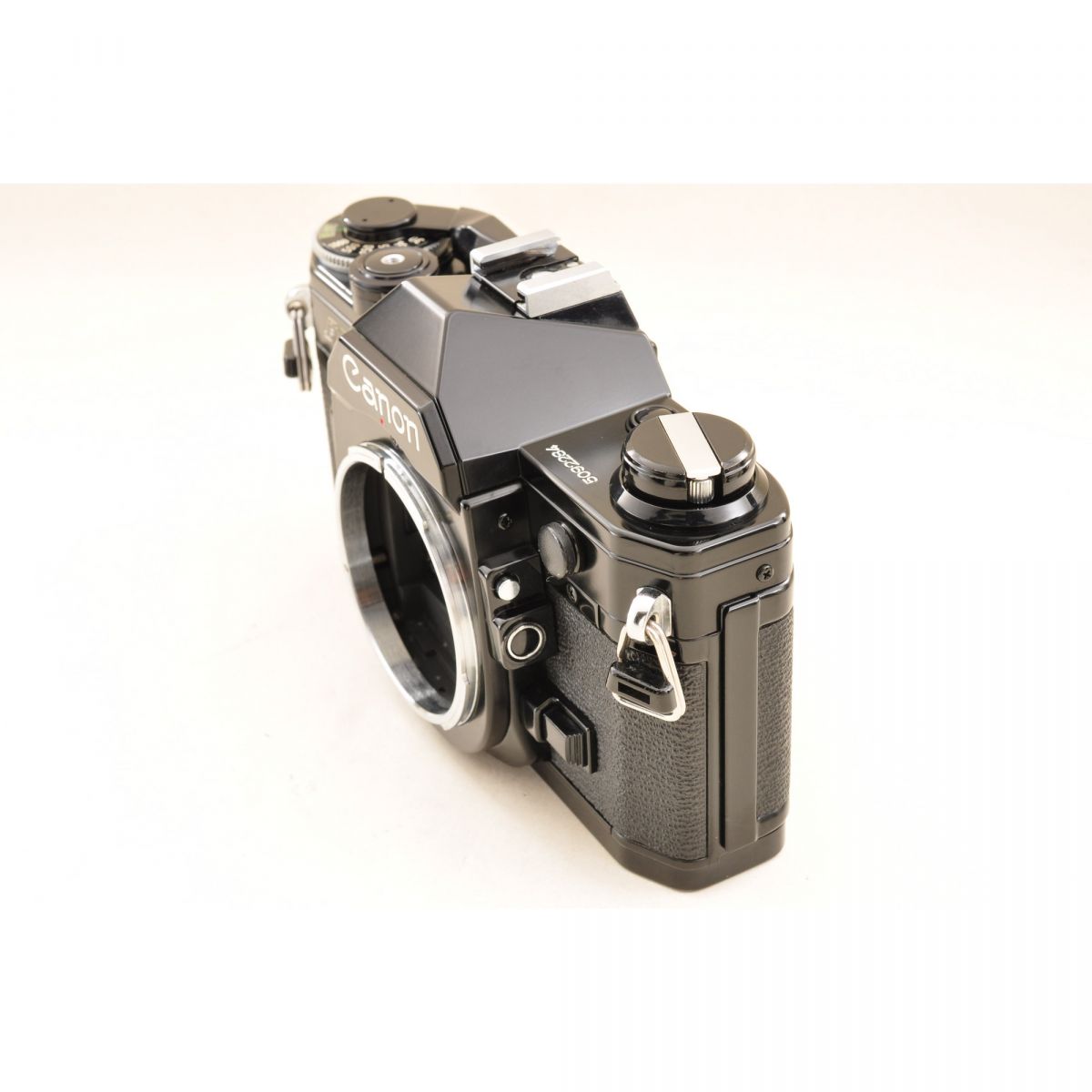 【中古】Canon AE-1 ブラック 一眼レフ フィルムカメラ New FD 35-105mm f3.5 マクロ ズームレンズ セット キヤノン S/N:5092284
