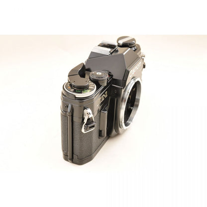 【中古】Canon AE-1 ブラック 一眼レフ フィルムカメラ New FD 35-105mm f3.5 マクロ ズームレンズ セット キヤノン S/N:5092284