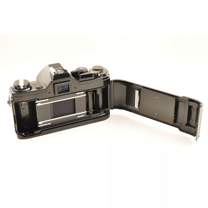 【中古】Canon AE-1 ブラック 一眼レフ フィルムカメラ New FD 35-105mm f3.5 マクロ ズームレンズ セット キヤノン S/N:5092284