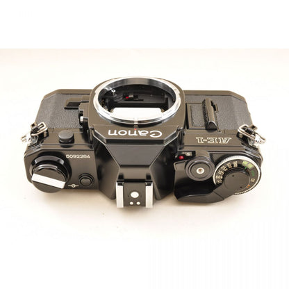 【中古】Canon AE-1 ブラック 一眼レフ フィルムカメラ New FD 35-105mm f3.5 マクロ ズームレンズ セット キヤノン S/N:5092284