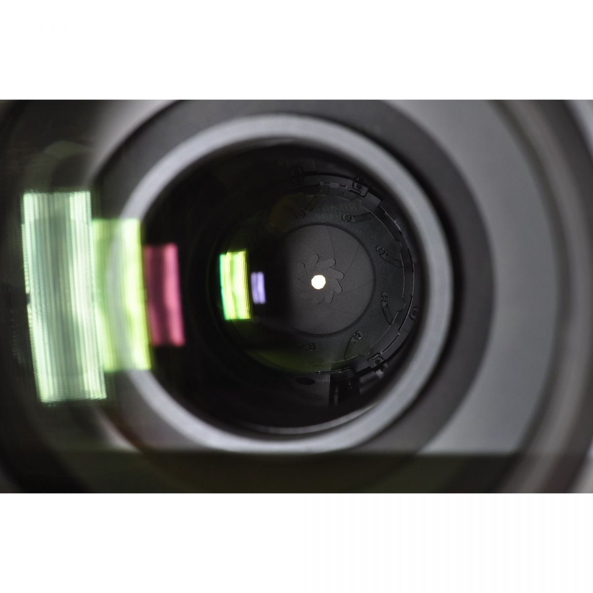 【中古】Nikon AF-S DX 55-300mm f/4.5-5.6G ED VR フード付 ニコン S/N: 2565839