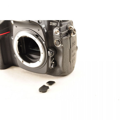 【中古】Nikon D300 1230万画素 デジタル一眼レフカメラ ボディ ニコン S/N: 2008710