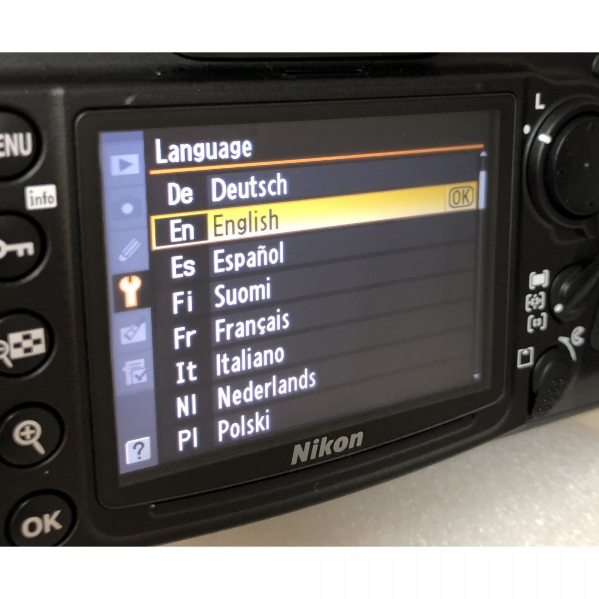 【中古】Nikon D300 1230万画素 デジタル一眼レフカメラ ボディ ニコン S/N: 2008710