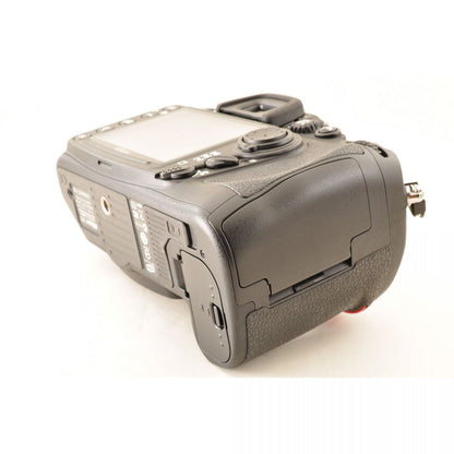 【中古】Nikon D300 1230万画素 デジタル一眼レフカメラ ボディ ニコン S/N: 2008710