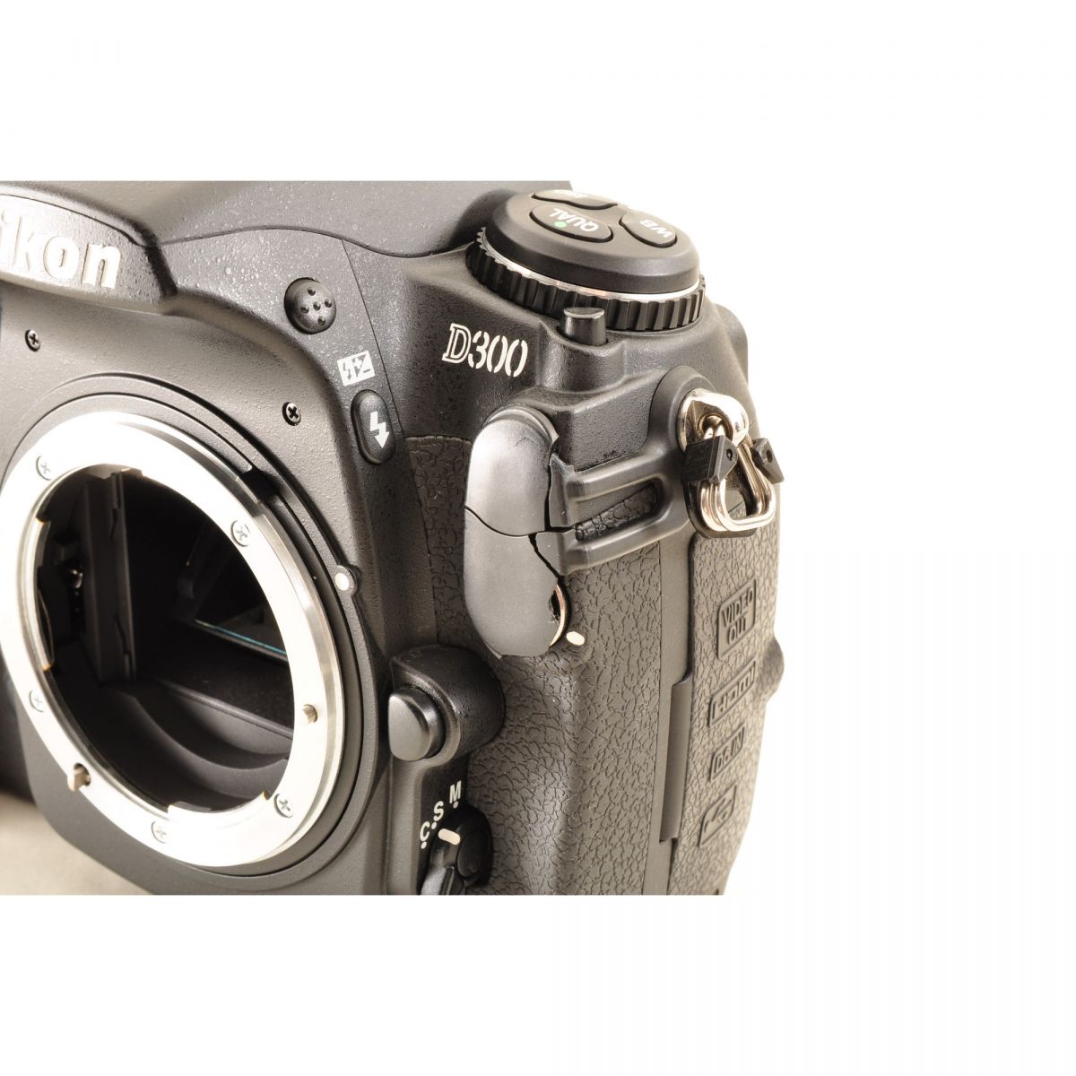 【中古】Nikon D300 1230万画素 デジタル一眼レフカメラ ボディ ニコン S/N: 2008710