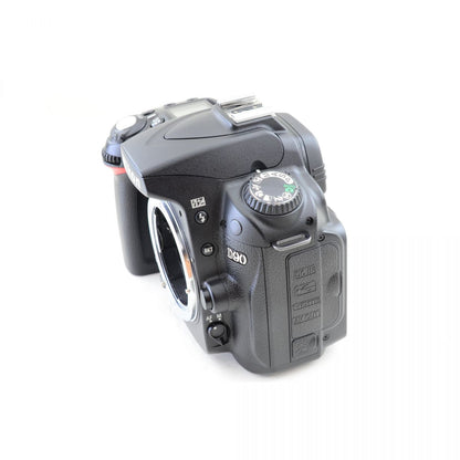 【中古】Nikon D90 12.3MP デジタル 一眼レフ デジタルカメラ ボディ ブラック ニコン S/N:2110624