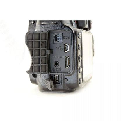 【中古】Nikon D90 12.3MP デジタル 一眼レフ デジタルカメラ ボディ ニコン S/N:2154690