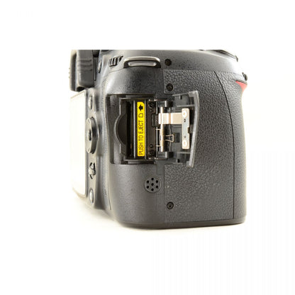 【中古】Nikon D90 12.3MP デジタル 一眼レフ デジタルカメラ ボディ ニコン S/N:2154690