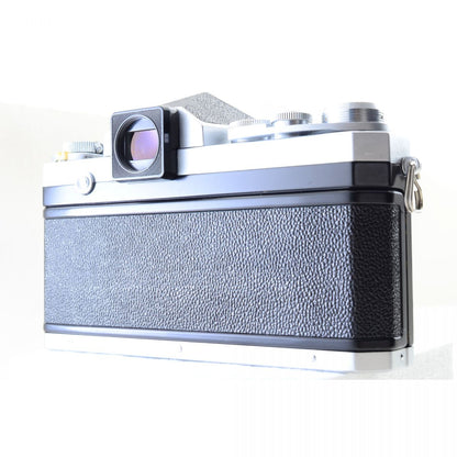 【中古】Nikon F アイレベル シルバー + Nikkor-S.C Auto 50mm f/1.4 非Ai 標準 単焦点レンズ ニコン S/N: 6570324