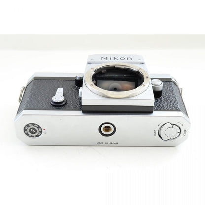【中古】Nikon F アイレベル シルバー + Nikkor-S.C Auto 50mm f/1.4 非Ai 標準 単焦点レンズ ニコン S/N: 6570324