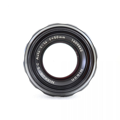 【中古】Nikon F アイレベル シルバー + Nikkor-S.C Auto 50mm f/1.4 非Ai 標準 単焦点レンズ ニコン S/N: 6570324