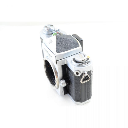 【中古】Nikon F アイレベル シルバー + Nikkor-S.C Auto 50mm f/1.4 非Ai 標準 単焦点レンズ ニコン S/N: 6570324