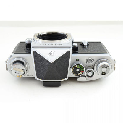 【中古】Nikon F アイレベル シルバー + Nikkor-S.C Auto 50mm f/1.4 非Ai 標準 単焦点レンズ ニコン S/N: 6570324