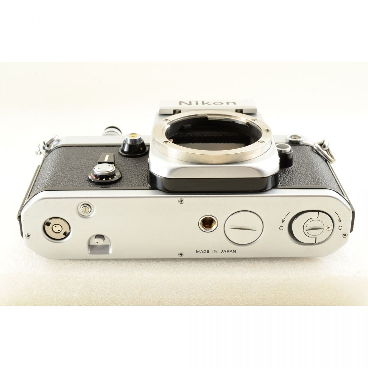 【中古】Nikon F2 アイレベル シルバー フィルムカメラ + Ai-S NIKKOR 28mm f/2.8 広角 単焦点レンズ ニコン S/N: 7148834
