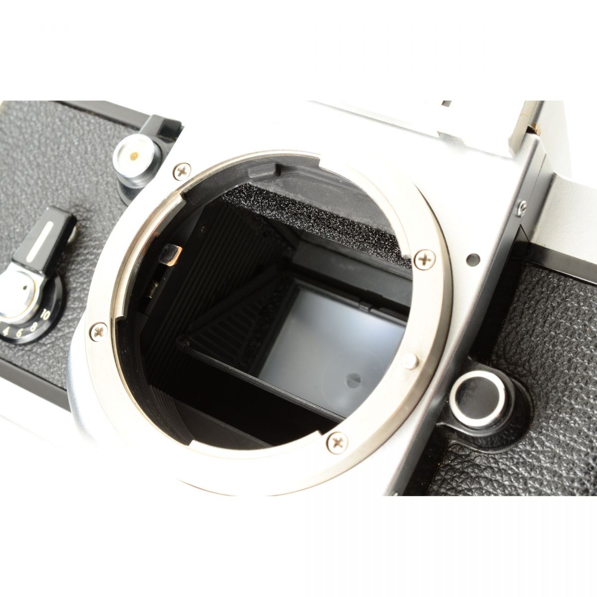 【中古】Nikon F2 アイレベル シルバー フィルムカメラ + Ai-S NIKKOR 28mm f/2.8 広角 単焦点レンズ ニコン S/N: 7148834