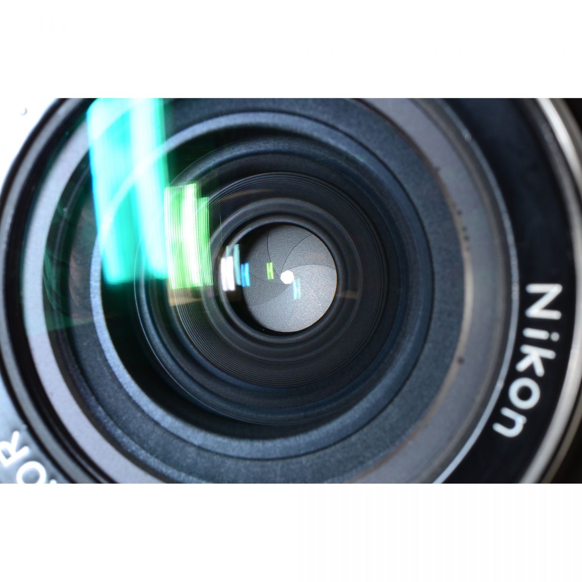 【中古】Nikon F2 アイレベル シルバー フィルムカメラ + Ai-S NIKKOR 28mm f/2.8 広角 単焦点レンズ ニコン S/N: 7148834