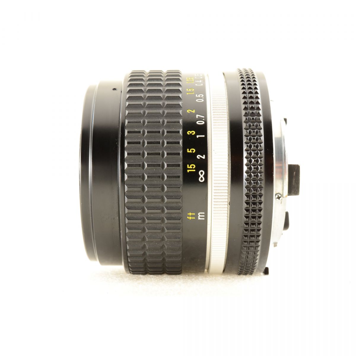 【中古】Nikon F2 アイレベル シルバー フィルムカメラ + Ai-S NIKKOR 28mm f/2.8 広角 単焦点レンズ ニコン S/N: 7148834