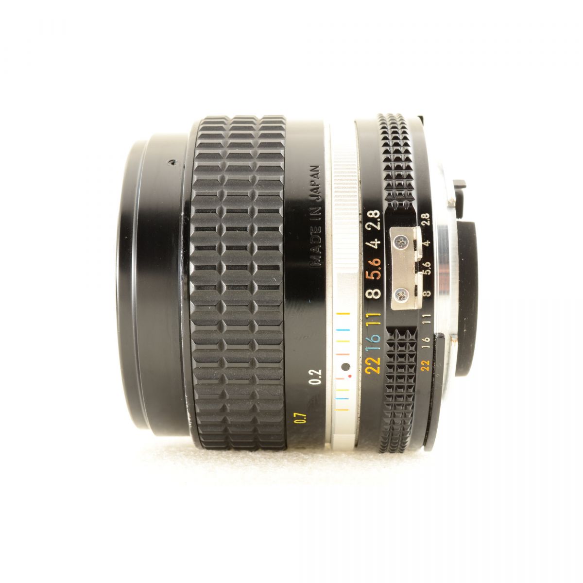 【中古】Nikon F2 アイレベル シルバー フィルムカメラ + Ai-S NIKKOR 28mm f/2.8 広角 単焦点レンズ ニコン S/N: 7148834