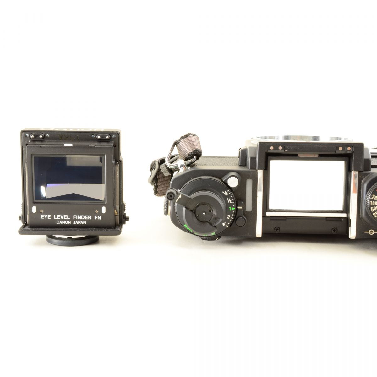 【中古】Canon New F-1 アイレベル 35mm 一眼レフフィルムカメラ + New FD 24mm f/2.8 広角 単焦点レンズ キャノン S/N: 121748