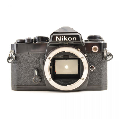 【中古】Nikon FE ブラック 35mm 一眼レフフィルムカメラ + Ai 36-72mm f/3.5 ズームレンズ ニコン S/N: 3539459