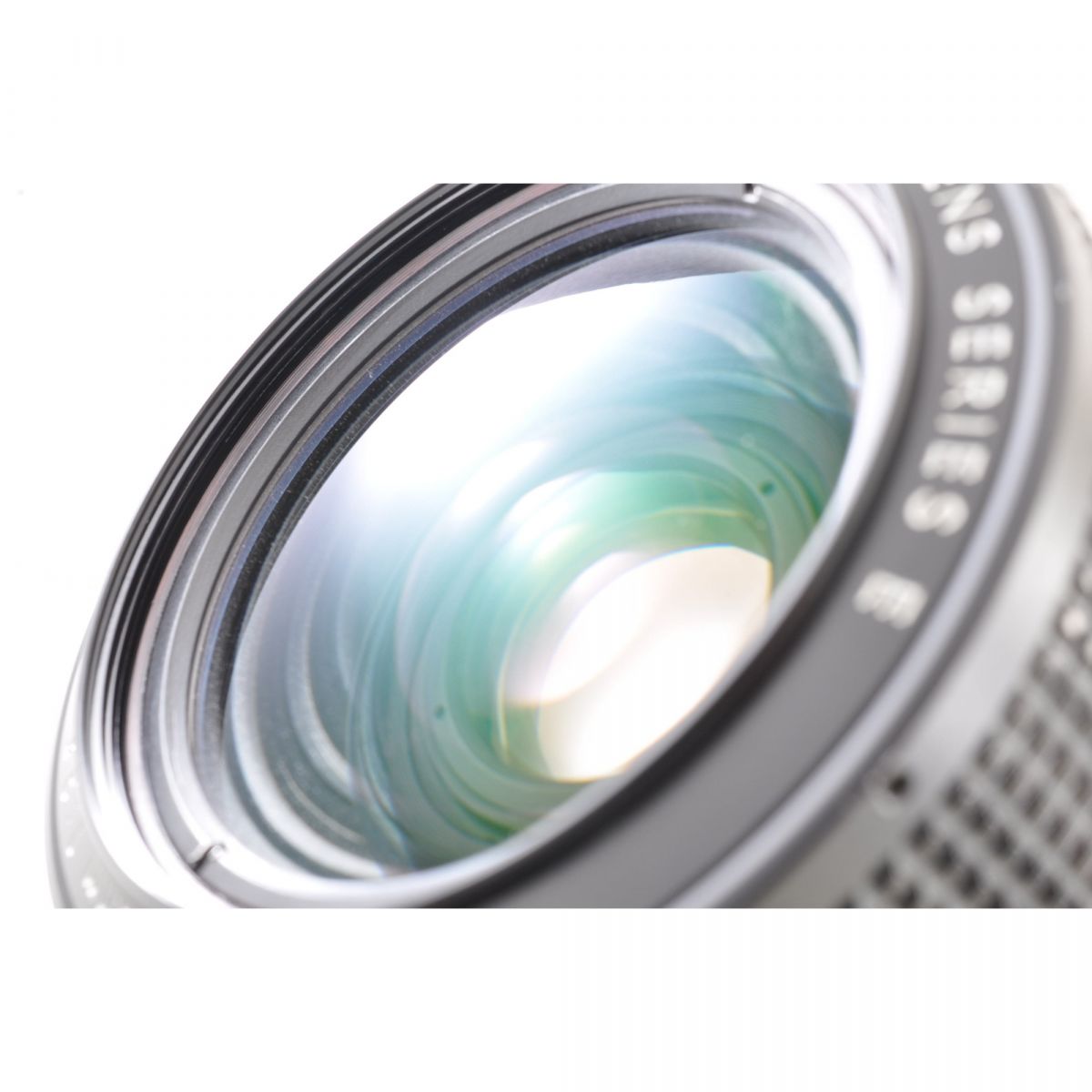 【中古】Nikon FE ブラック 35mm 一眼レフフィルムカメラ + Ai 36-72mm f/3.5 ズームレンズ ニコン S/N: 3539459