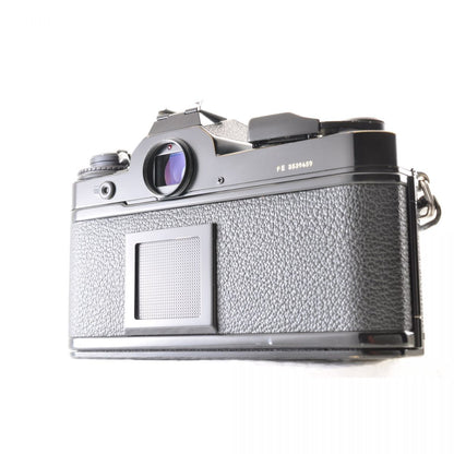 【中古】Nikon FE ブラック 35mm 一眼レフフィルムカメラ + Ai 36-72mm f/3.5 ズームレンズ ニコン S/N: 3539459