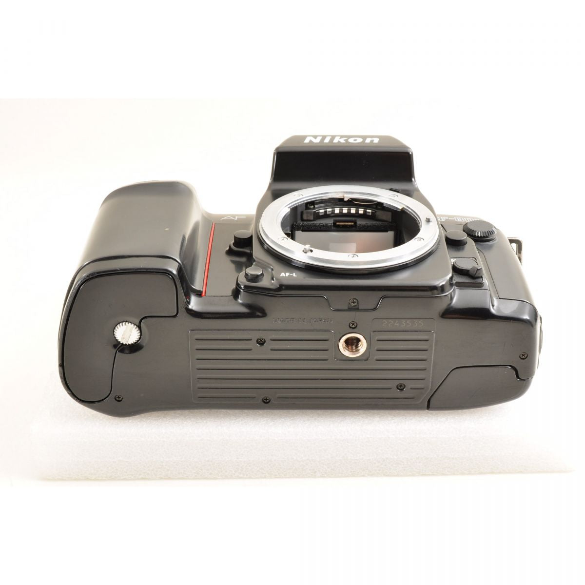 【中古】Nikon F-801 35mm 一眼レフフィルムカメラ + AF Micro-NIKKOR 60mm f/2.8 D マクロ 単焦点レンズ ニコン S/N: 2243535