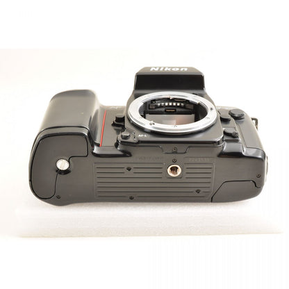 【中古】Nikon F-801 35mm 一眼レフフィルムカメラ + AF Micro-NIKKOR 60mm f/2.8 D マクロ 単焦点レンズ ニコン S/N: 2243535