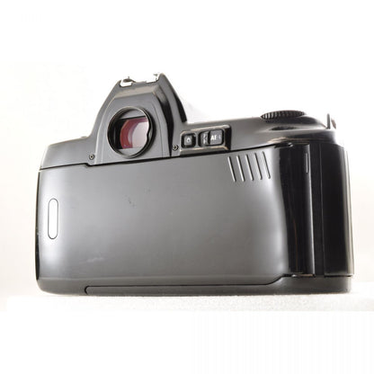 【中古】Nikon F-801 35mm 一眼レフフィルムカメラ + AF Micro-NIKKOR 60mm f/2.8 D マクロ 単焦点レンズ ニコン S/N: 2243535