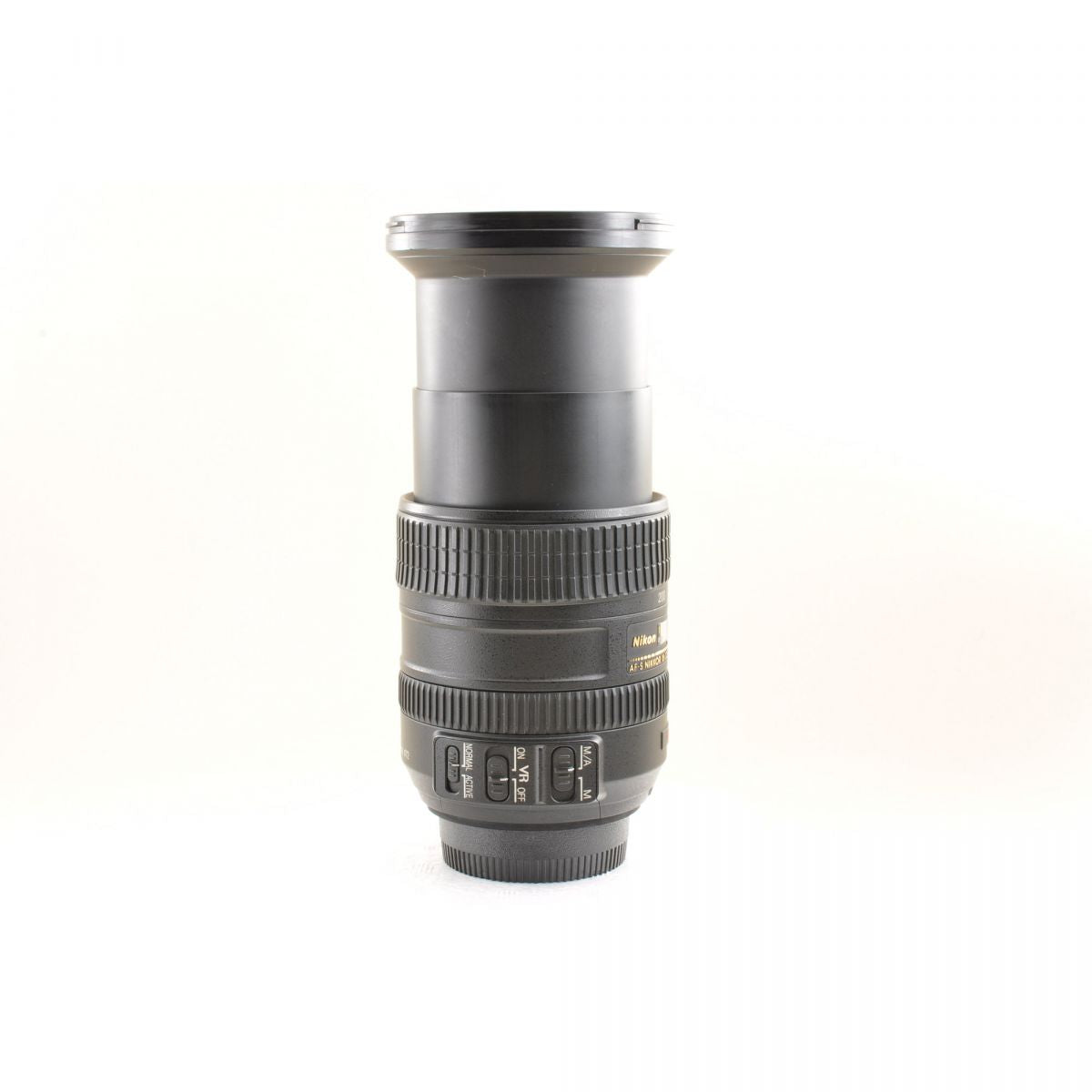 【中古】Nikon AF-S DX NIKKOR 18-200mm f/3.5-5.6G ED VR 高倍率ズームレンズ フード フィルター付 ニコン S/N: 3267422