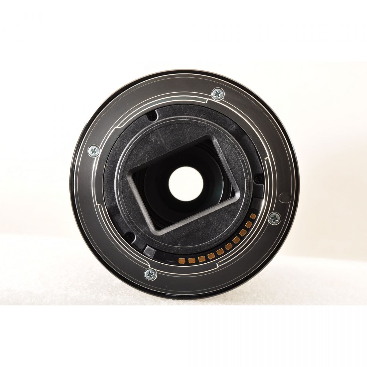 【中古】Sony E 55-210mm f/4.5-6.3 OSS ズーム フード付き カメラレンズ 交換レンズ ソニー S/N:4391804