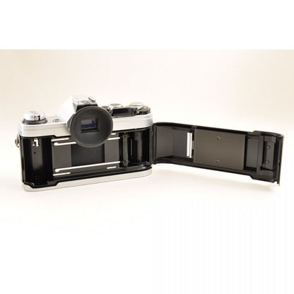 【中古】Canon AE-1 シルバー 一眼レフ 35mm フィルムカメラ キヤノン S/N:5511147