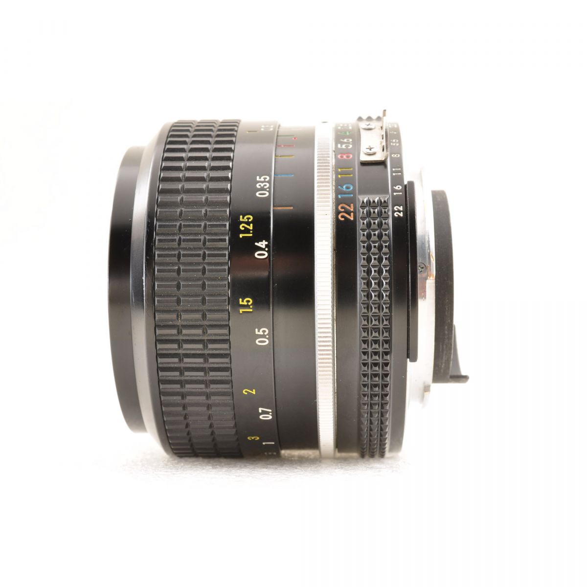 【中古】Nikon Ai Nikkor 24mm f/2.8 単焦点 フード付き カメラレンズ 交換レンズ ニコン S/N:509334
