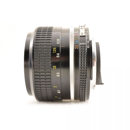 【中古】Nikon Ai Nikkor 24mm f/2.8 単焦点 フード付き カメラレンズ 交換レンズ ニコン S/N:509334