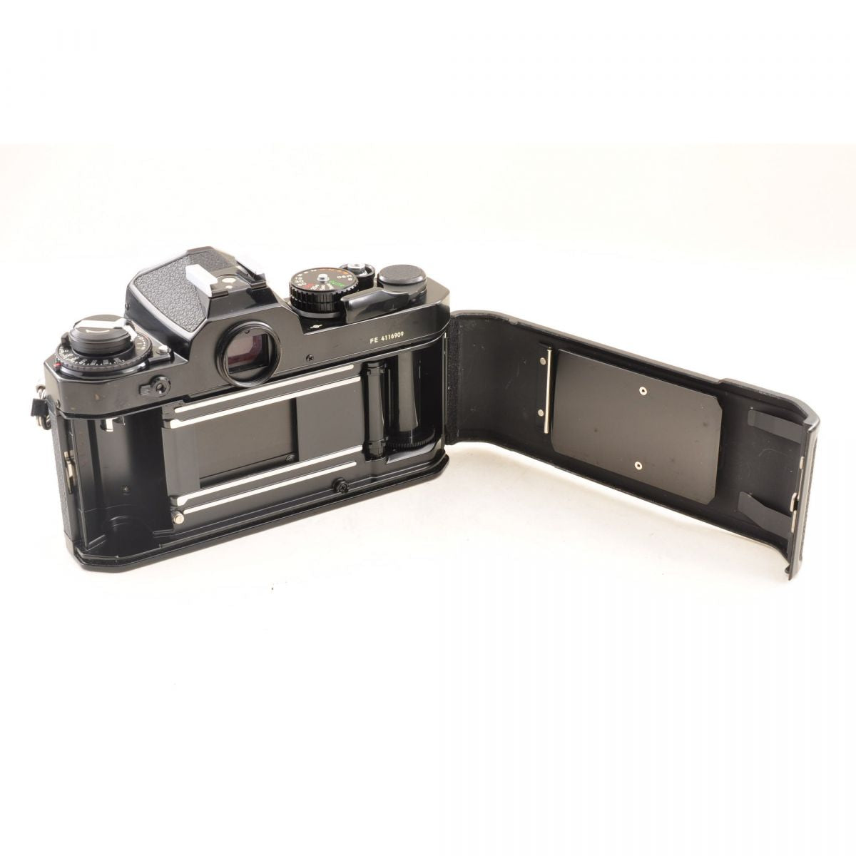 【中古】Nikon FE ブラック 一眼レフ フィルムカメラ ニコン S/N:4116909