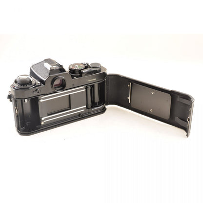 【中古】Nikon FE ブラック 一眼レフ フィルムカメラ ニコン S/N:4116909