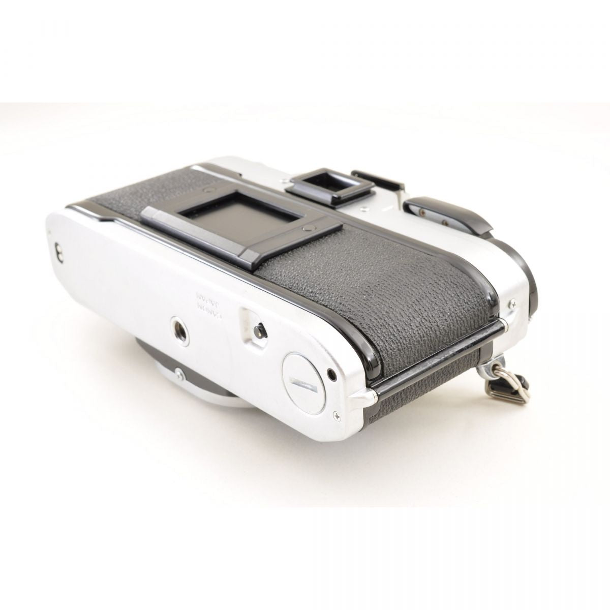 【中古】Canon AE-1 シルバー 35mm 一眼レフ フィルムカメラ + FD 100-200mm f/5.6 望遠ズームレンズ キャノンセット S/N: 1556941