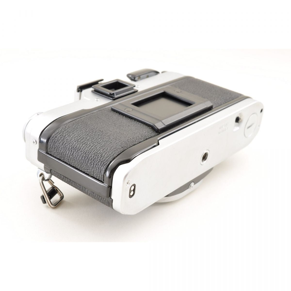 【中古】Canon AE-1 シルバー 35mm 一眼レフ フィルムカメラ + FD 100-200mm f/5.6 望遠ズームレンズ キャノンセット S/N: 1556941