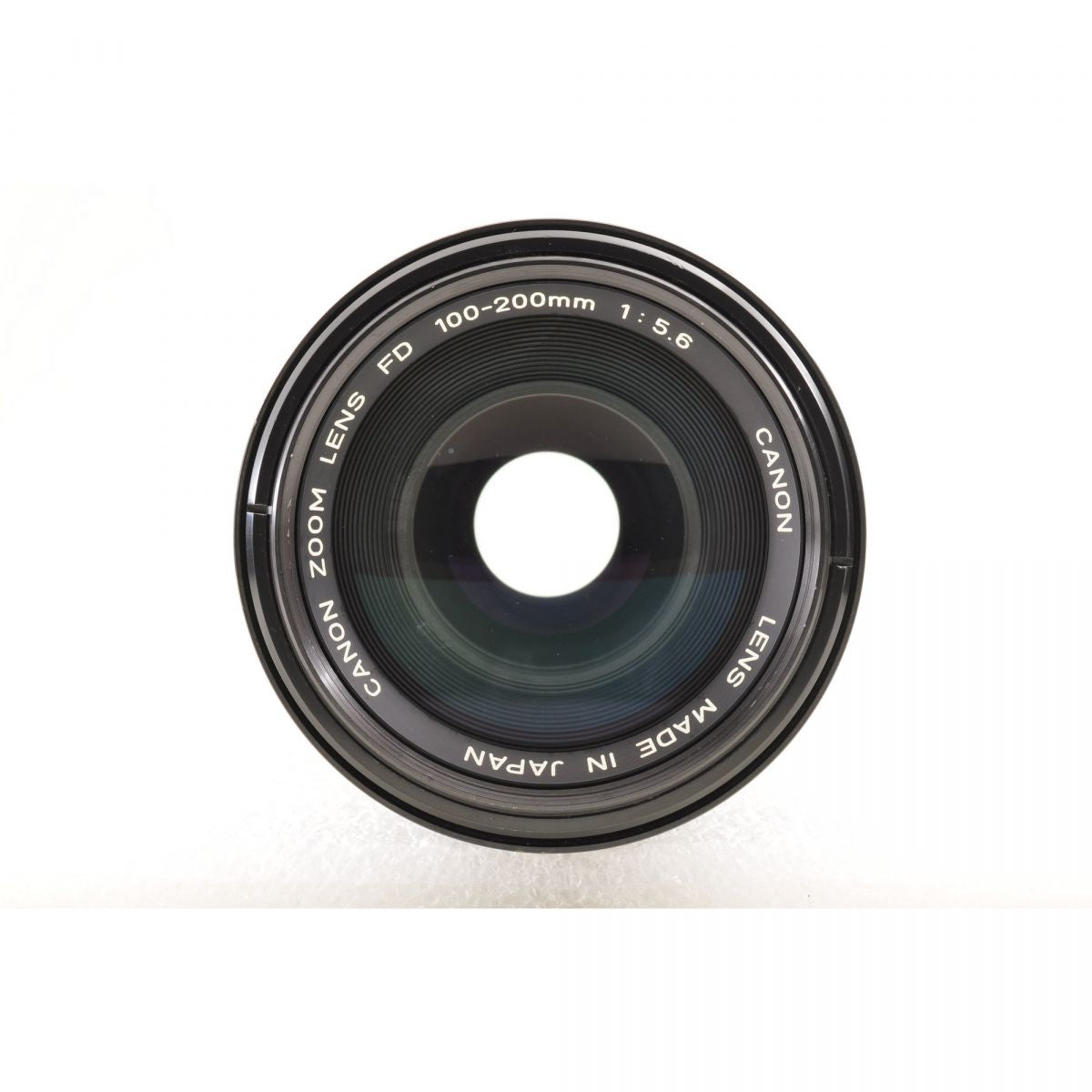 【中古】Canon AE-1 シルバー 35mm 一眼レフ フィルムカメラ + FD 100-200mm f/5.6 望遠ズームレンズ キャノンセット S/N: 1556941