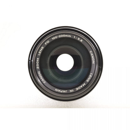【中古】Canon AE-1 シルバー 35mm 一眼レフ フィルムカメラ + FD 100-200mm f/5.6 望遠ズームレンズ キャノンセット S/N: 1556941