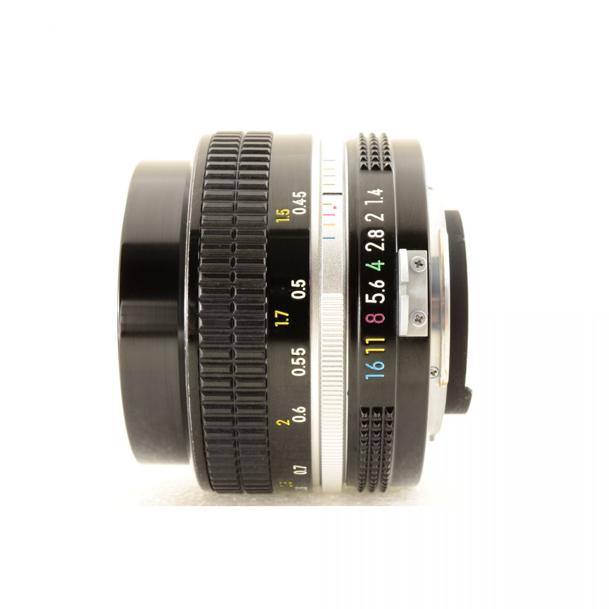 【中古】Nikon F2 フォトミック シルバー DP-1 一眼レフ フィルムカメラ + New Nikkor 50mm f/1.4 非Ai 標準 単焦点レンズ ニコン S/N: 7679251