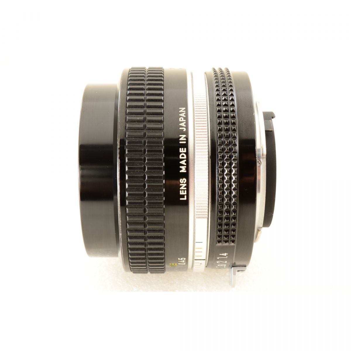 【中古】Nikon F2 フォトミック シルバー DP-1 一眼レフ フィルムカメラ + New Nikkor 50mm f/1.4 非Ai 標準 単焦点レンズ ニコン S/N: 7679251