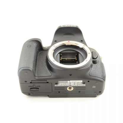【中古】Canon EOS 8000D 2420万画素 デジタル一眼レフカメラ ボディ 元箱付 キャノン S/N: 151032900042