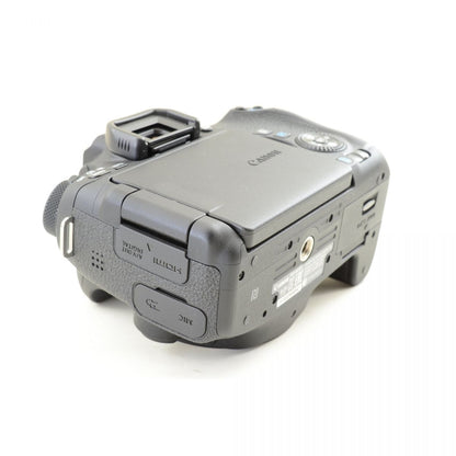 【中古】Canon EOS 8000D 2420万画素 デジタル一眼レフカメラ ボディ 元箱付 キャノン S/N: 151032900042