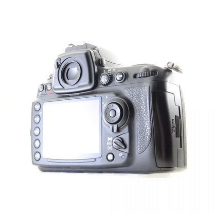 【中古】Nikon D700 1210万画素 フルサイズ デジタル一眼レフカメラ ボディ ニコン S/N: 2084782